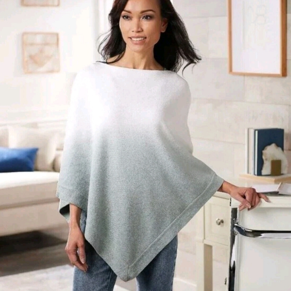 Barefoot Dreams NWT CozyChic Ultra Lite Ocean Breeze Poncho Ombre Waterfall O/S